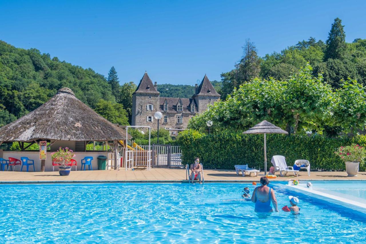 Camping Le Chateau Du Gibanel Saint-Martial-Entraygues Eksteriør bilde