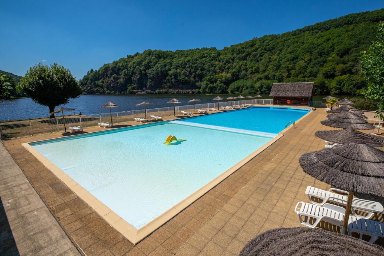 Camping Le Chateau Du Gibanel Saint-Martial-Entraygues Eksteriør bilde