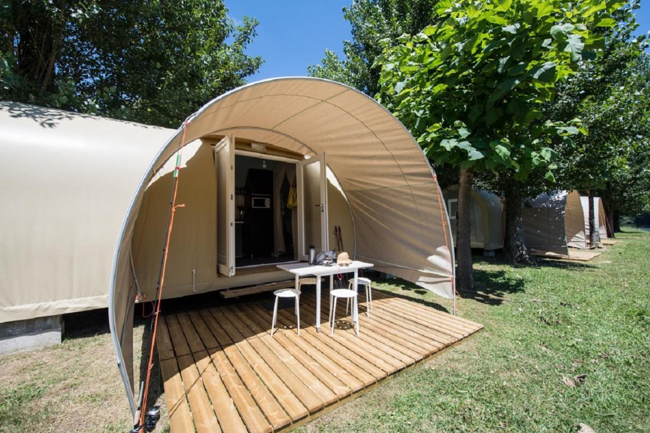 Camping Le Chateau Du Gibanel Saint-Martial-Entraygues Eksteriør bilde
