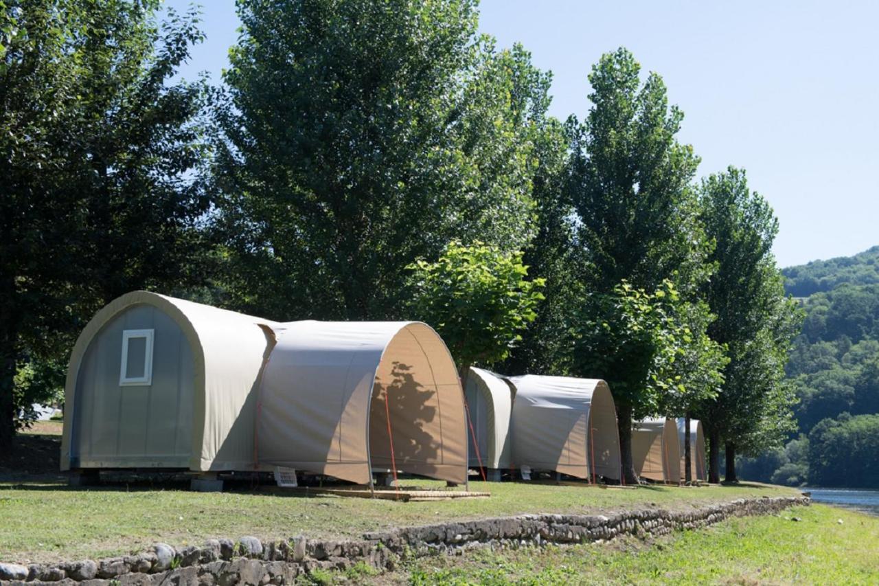 Camping Le Chateau Du Gibanel Saint-Martial-Entraygues Eksteriør bilde