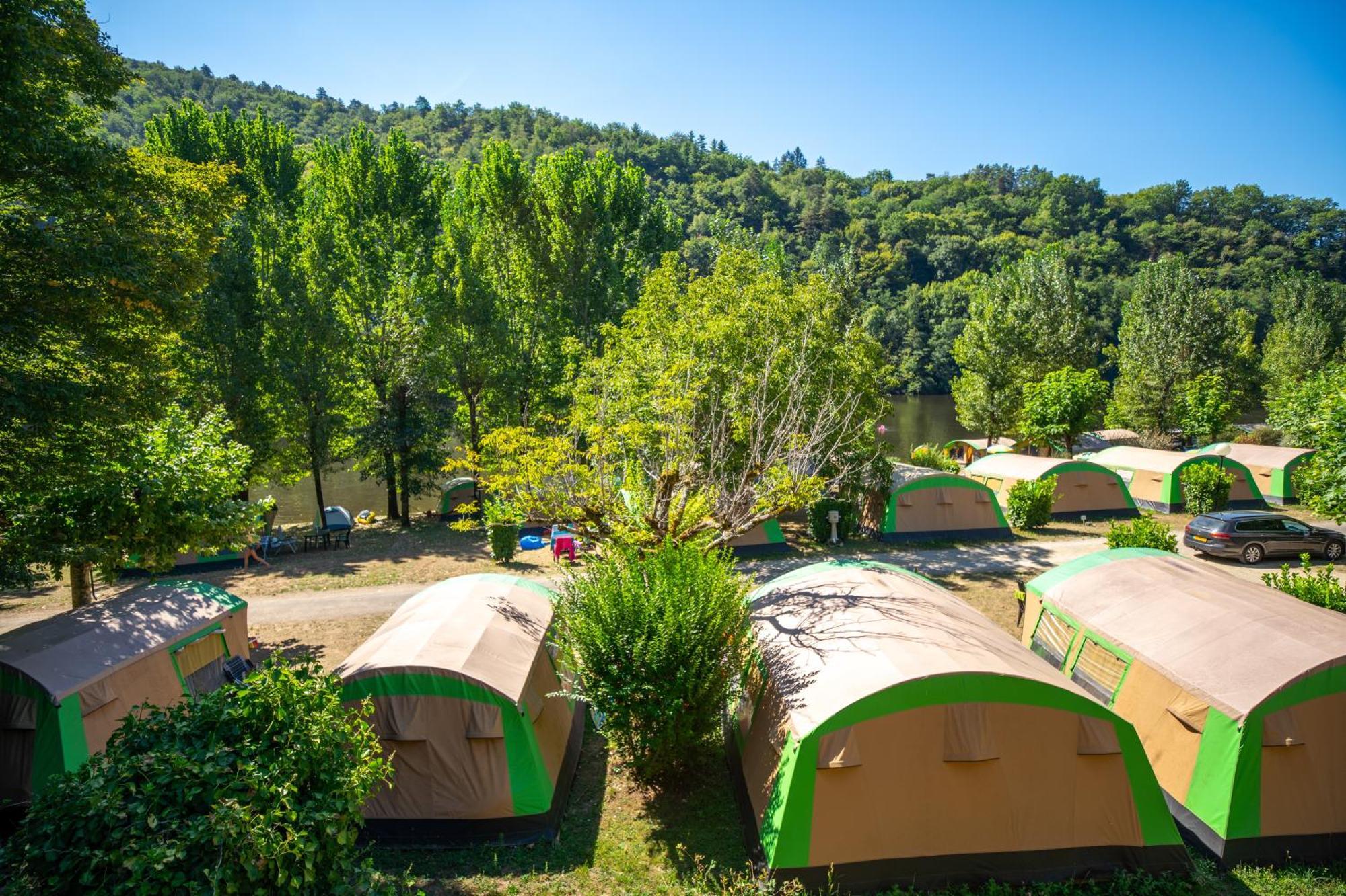 Camping Le Chateau Du Gibanel Saint-Martial-Entraygues Eksteriør bilde