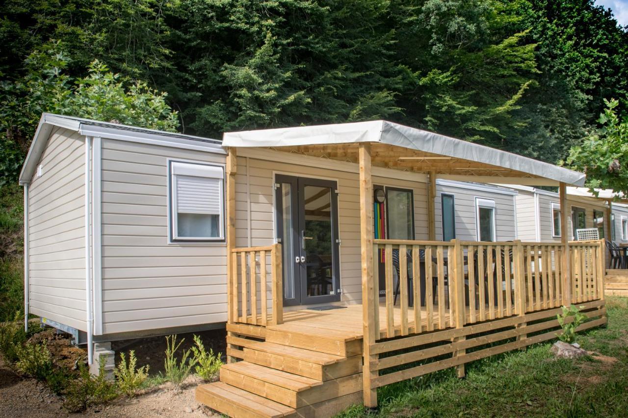 Camping Le Chateau Du Gibanel Saint-Martial-Entraygues Eksteriør bilde